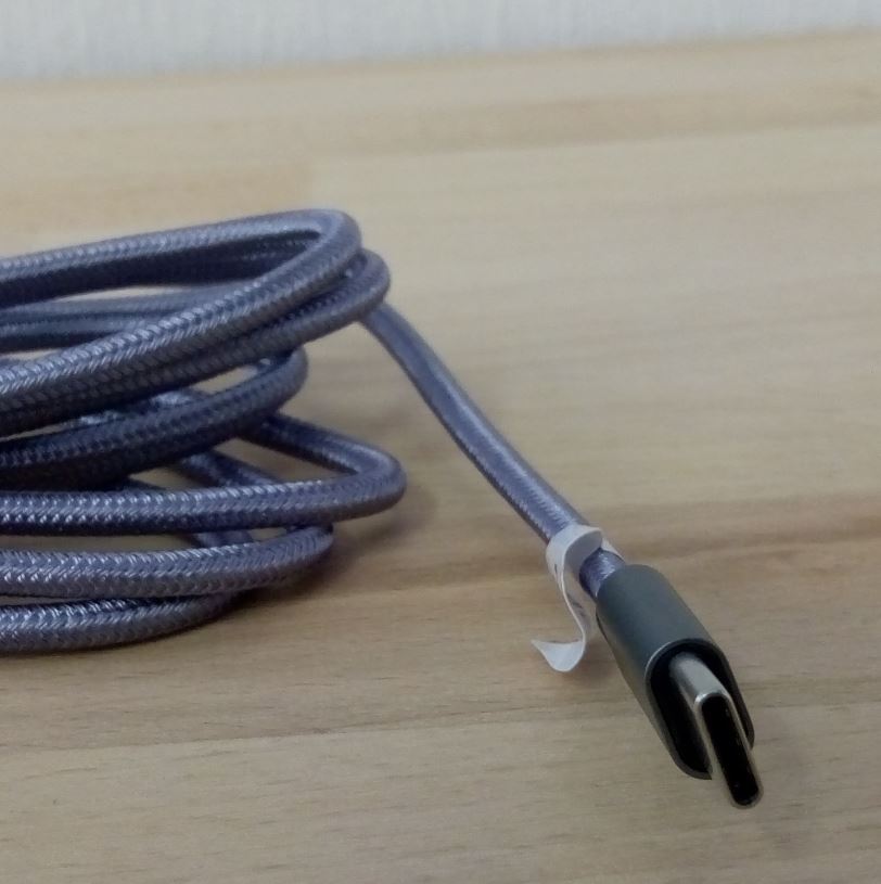 Kabel mit Thunderbolt Anschluss